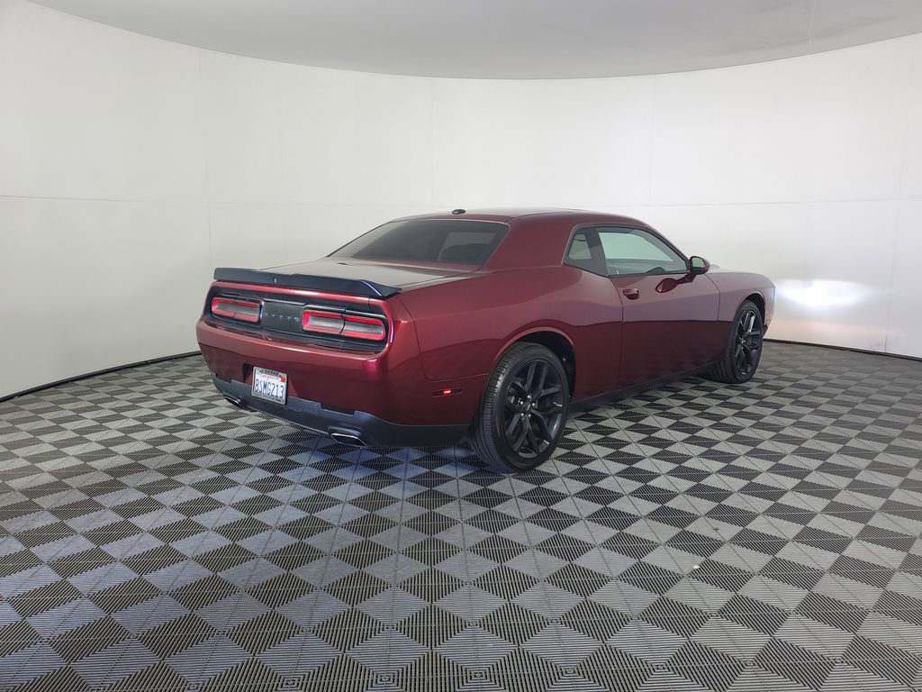 2020 Dodge Challenger SXT photo 4
