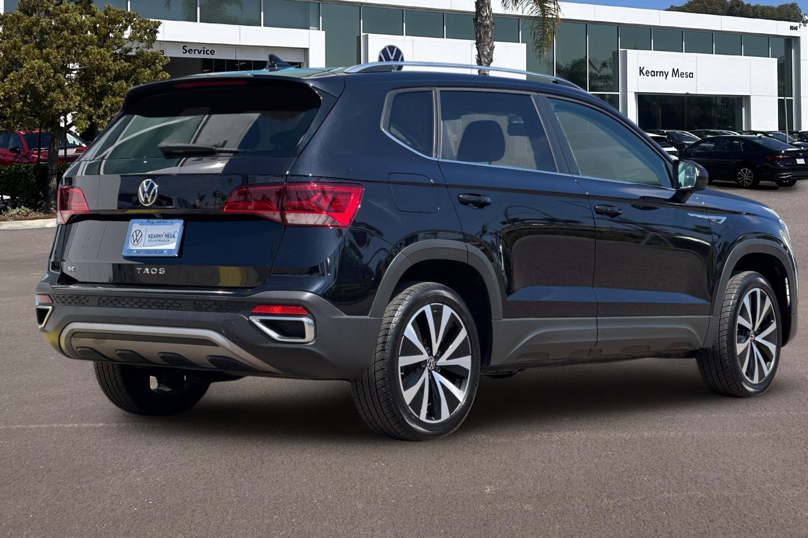 2022 Volkswagen Taos SE photo 4