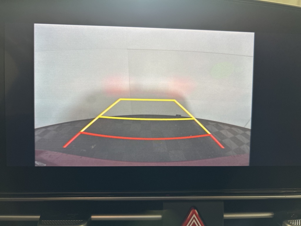 2023 Hyundai Elantra SEL photo 4