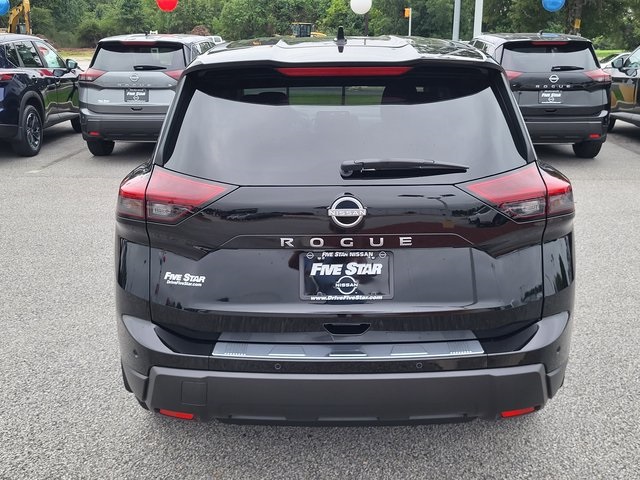 2026 Nissan Rogue SV photo 4