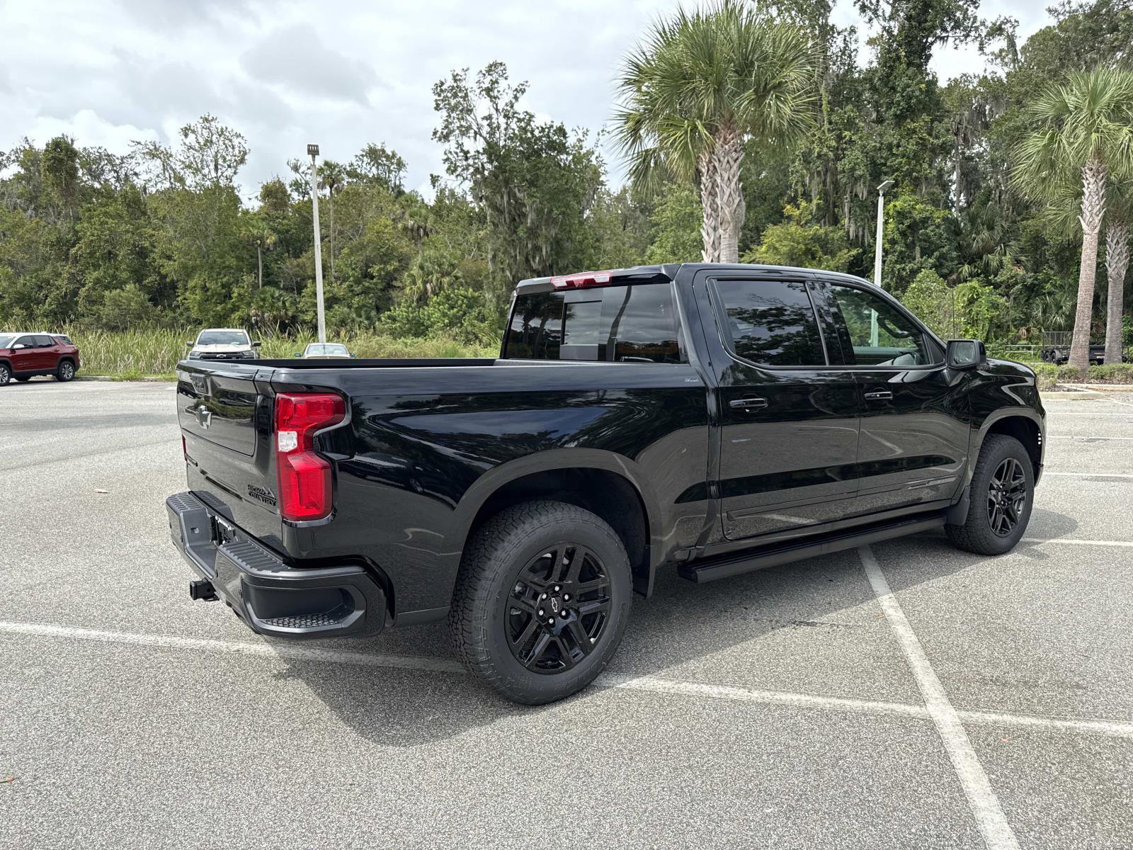 2026 Chevrolet Silverado 1500 High Country photo 3