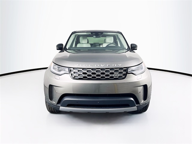2024 Land Rover Discovery S photo 2