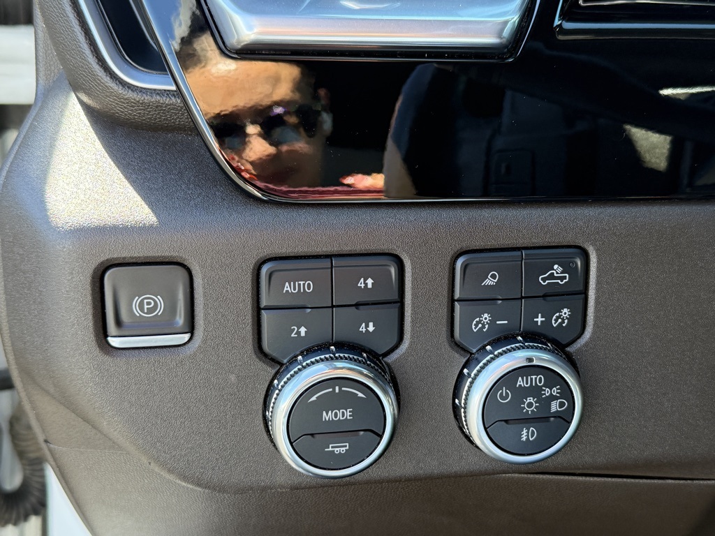 2022 Gmc Sierra SLT photo 18