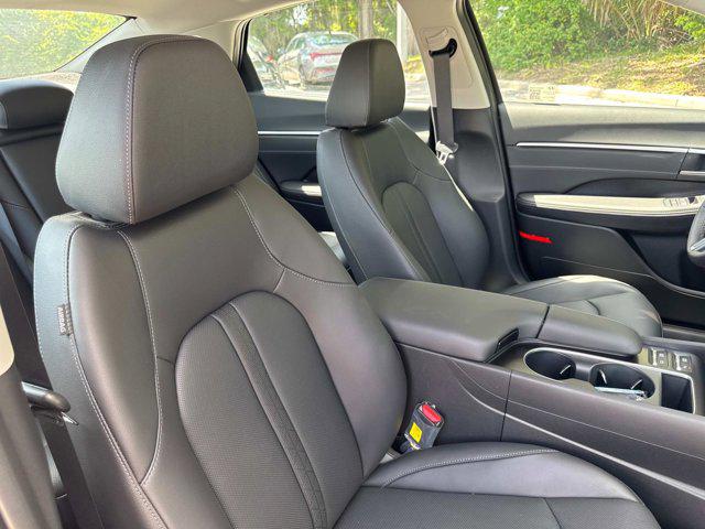 2025 Hyundai Sonata Hybrid Limited photo 15