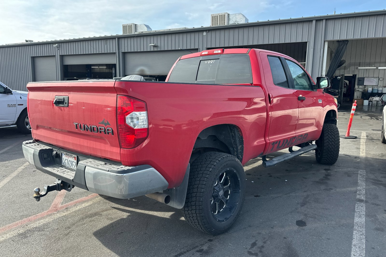2014 Toyota Tundra SR5 photo 2
