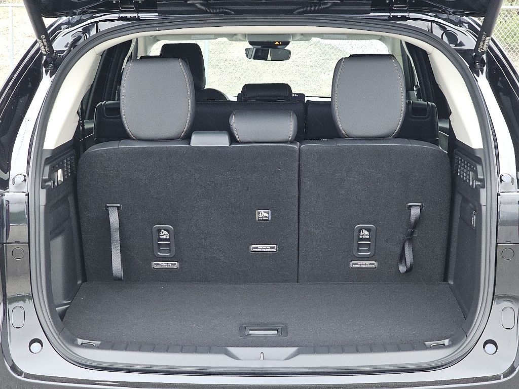 2025 Mazda CX-90 3.3 Turbo Preferred photo 13
