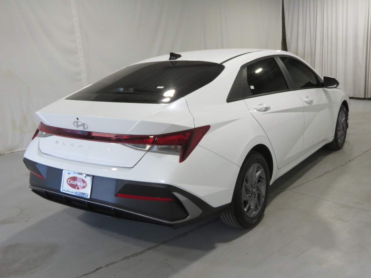 2024 Hyundai Elantra SEL photo 4