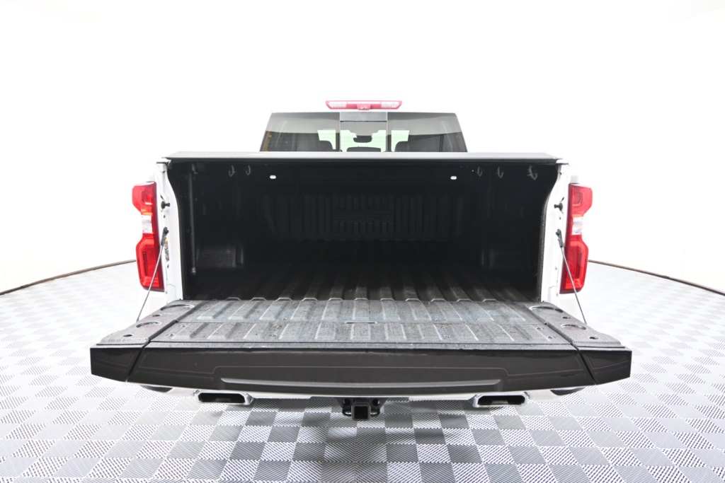 2023 Chevrolet Silverado 1500 High Country photo 5