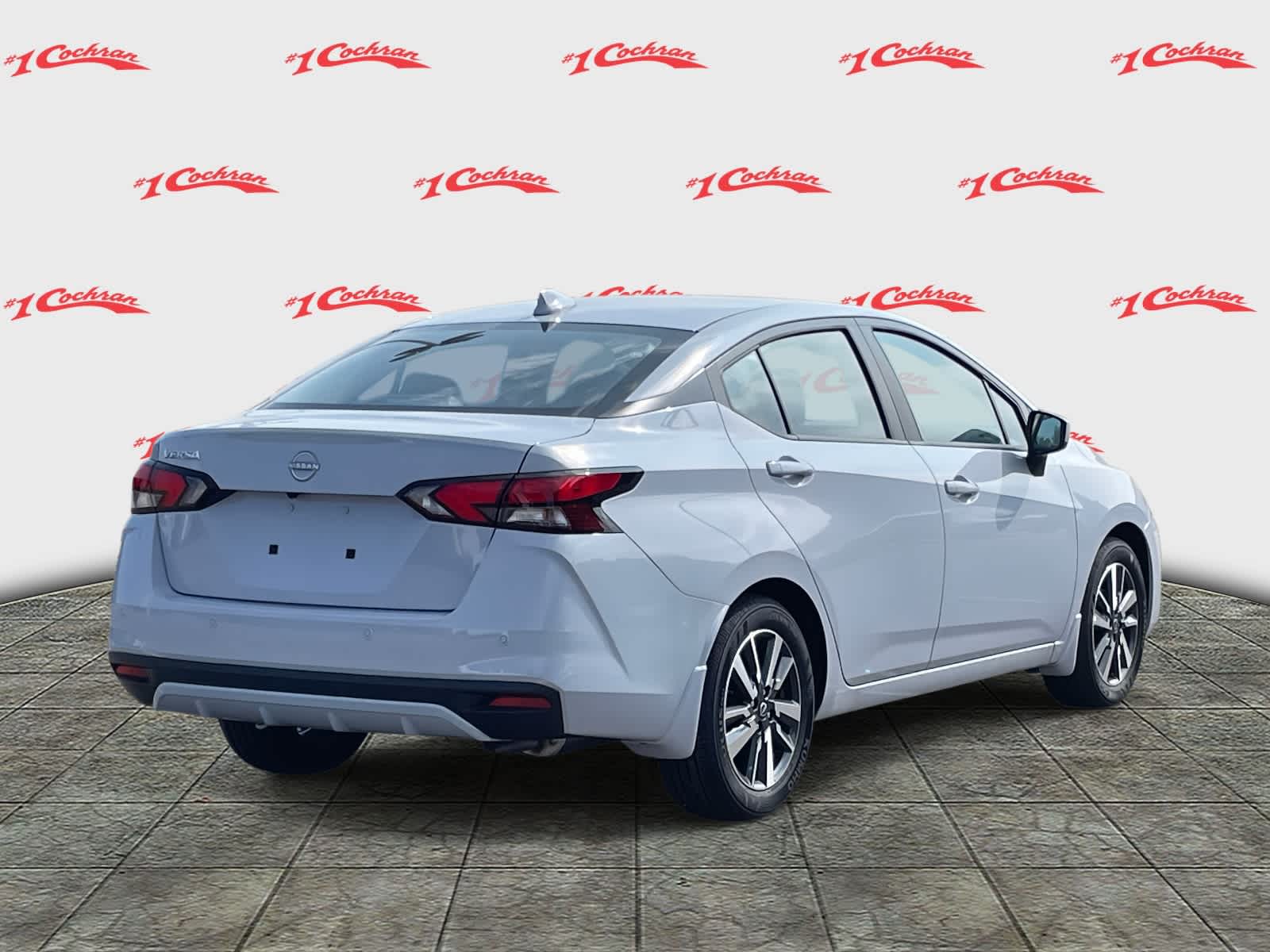 2025 Nissan Versa 1.6 SV photo 3