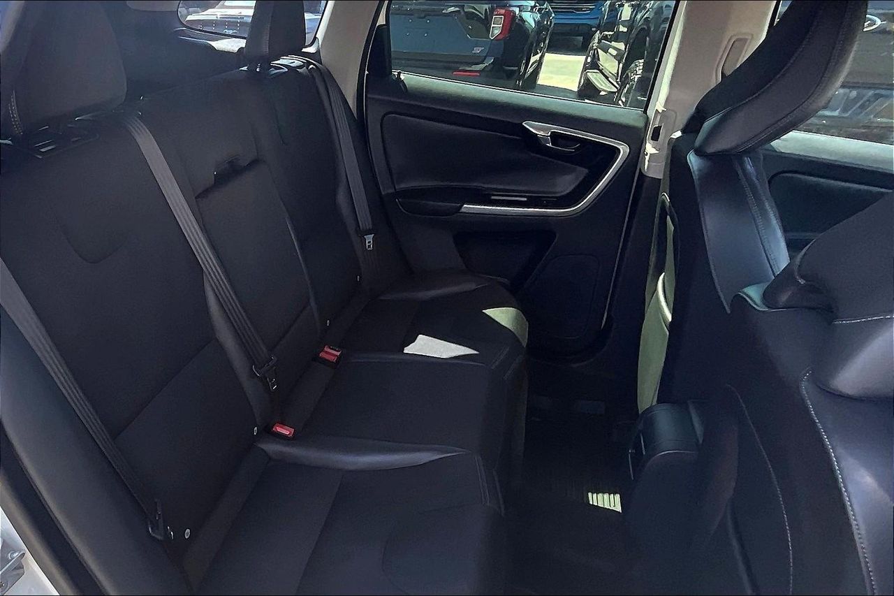 2017 Volvo XC60 T5 photo 17
