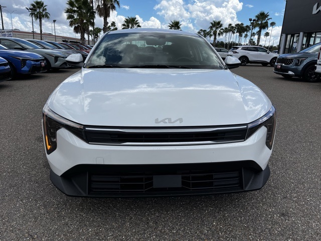 2025 Kia K4 LXS photo 2