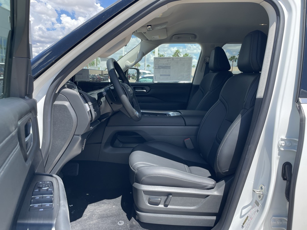2026 Nissan Armada SV photo 13