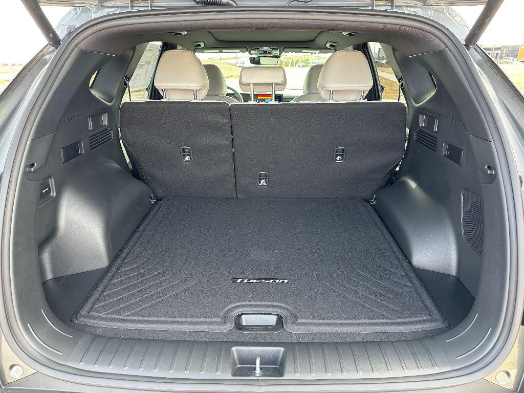 2025 Hyundai Tucson Hybrid Limited photo 7
