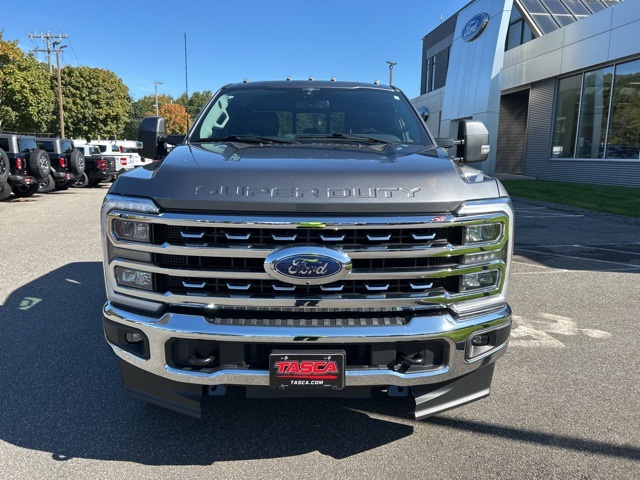 2023 Ford F-350 Lariat photo 2