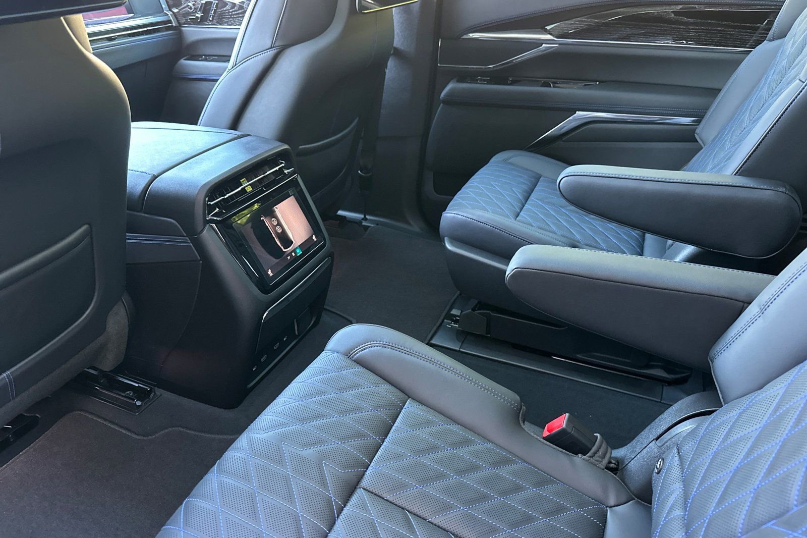 2026 Cadillac Escalade IQ Sport photo 9