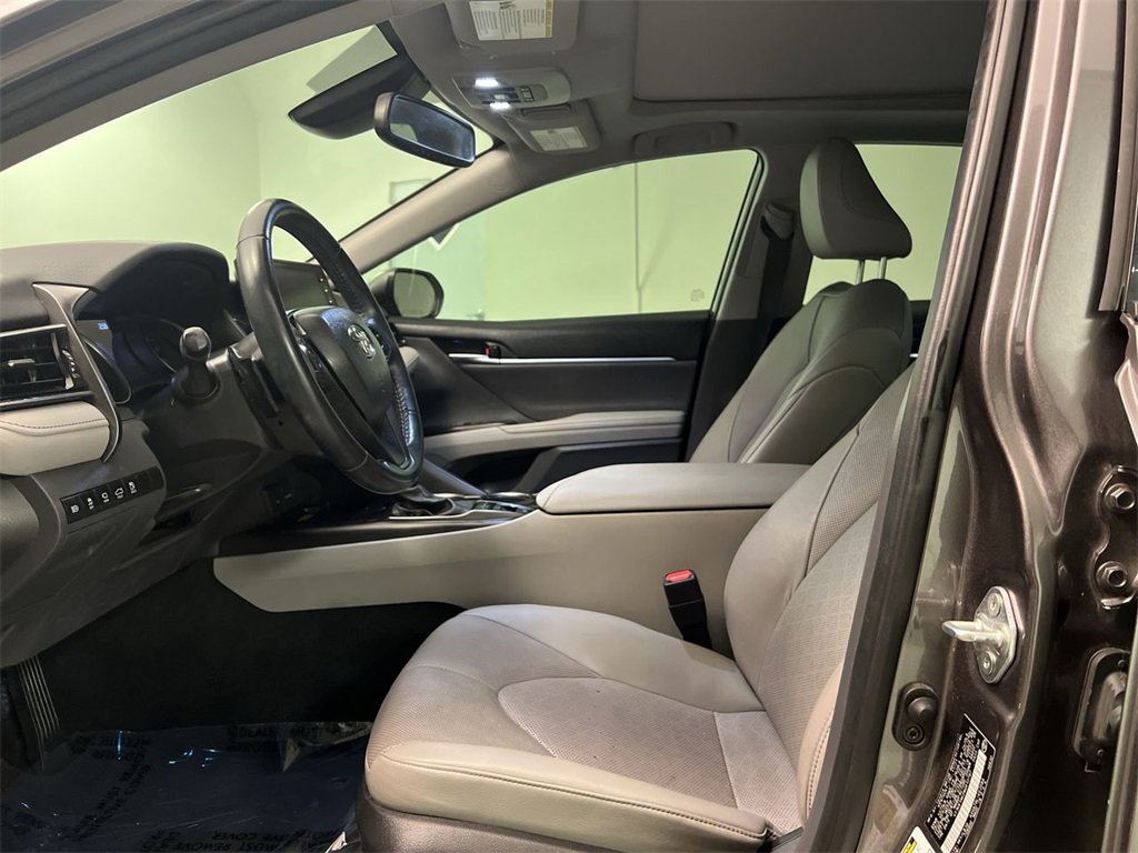 2022 Toyota Camry XSE photo 11