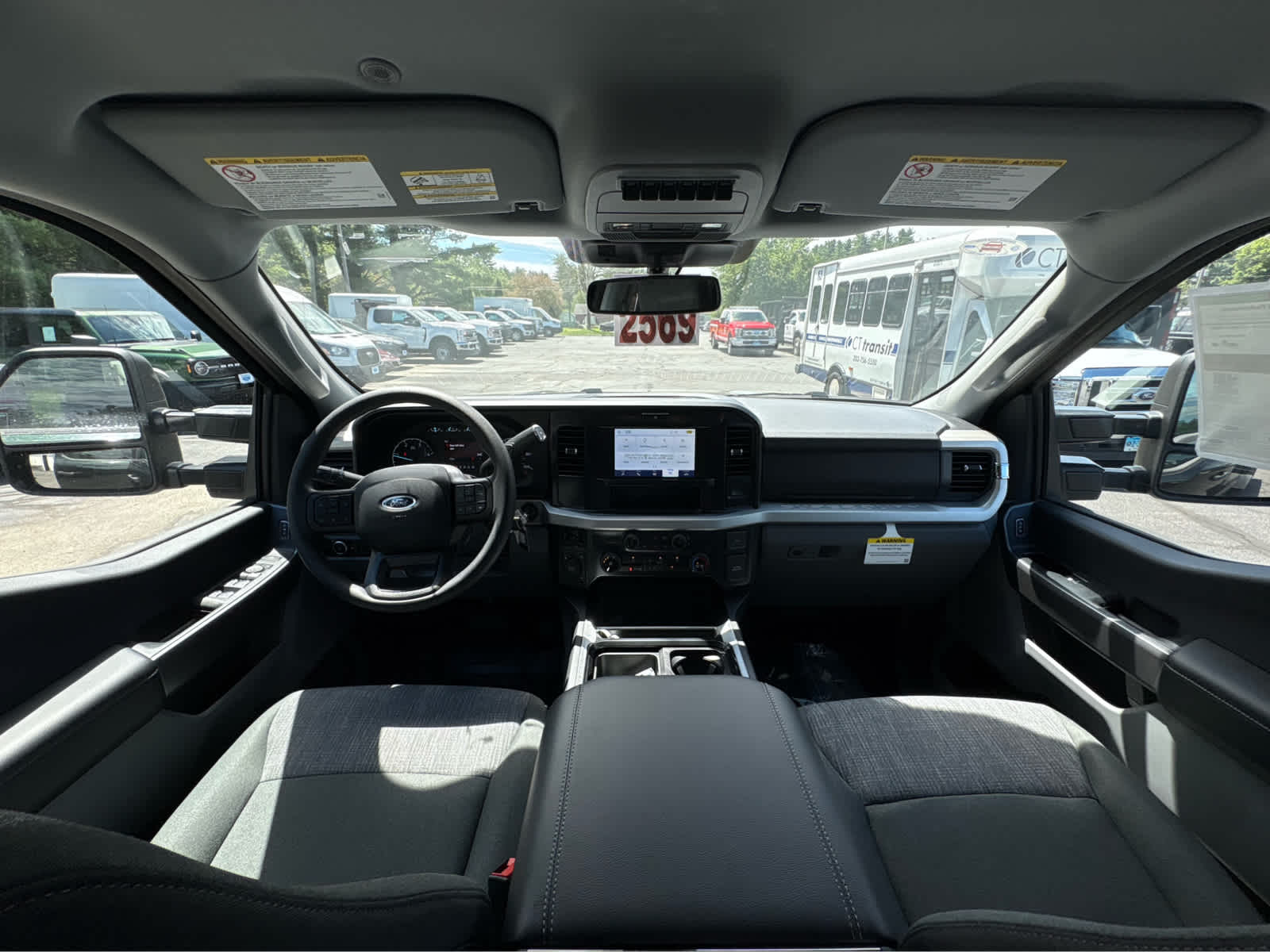 2025 Ford F-350 Super Duty Chassis Cab XLT - Photo 27