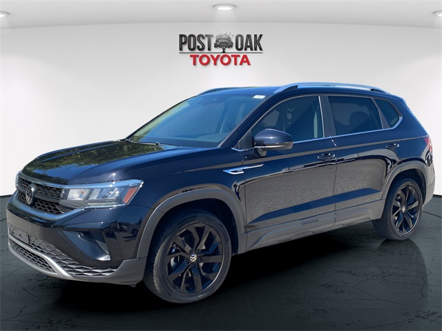 2023 Volkswagen Taos SE photo 3