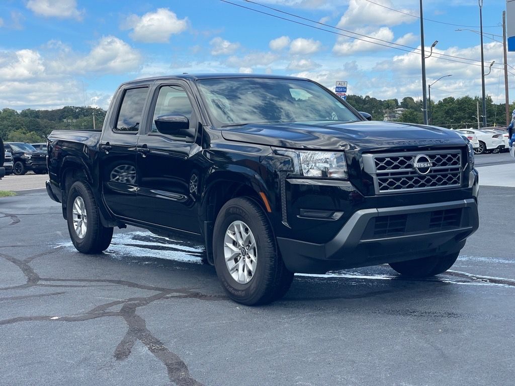 2024 Nissan Frontier SV's photo