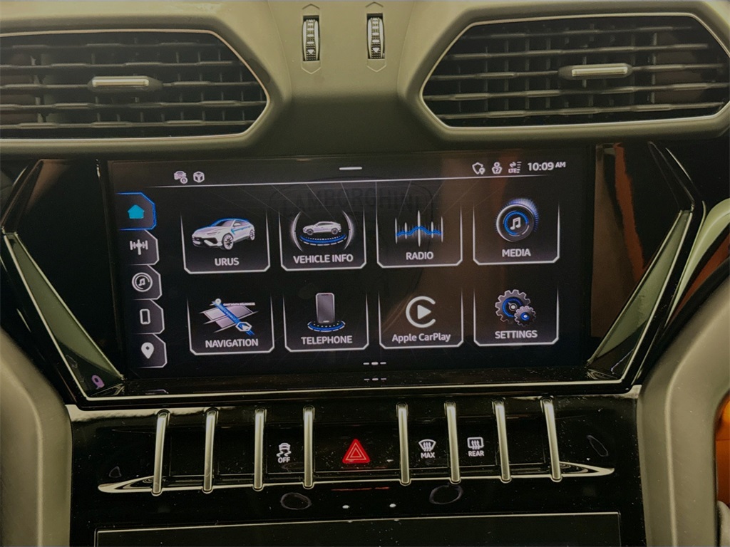 2024 Lamborghini Urus S photo 14