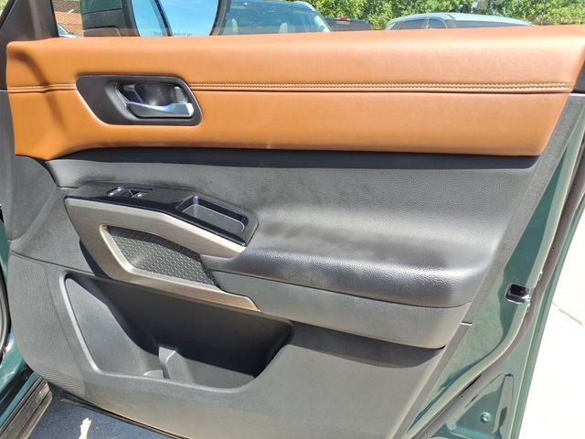 2024 Nissan Pathfinder Platinum photo 20