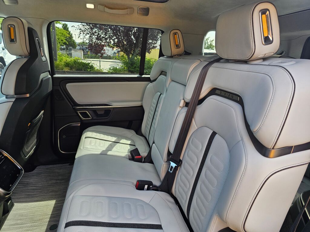 2023 Rivian R1S Adventure photo 21