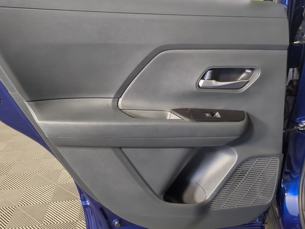 2026 Nissan Kicks SV photo 11