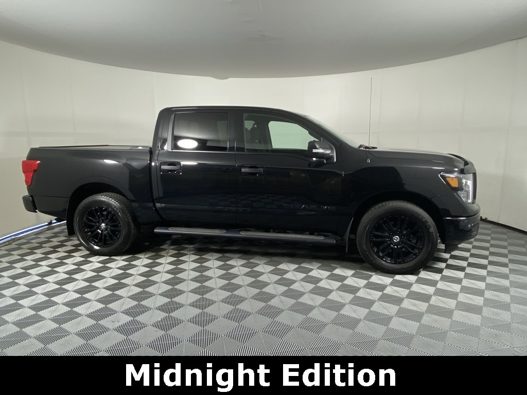 2019 Nissan Titan SV photo 3