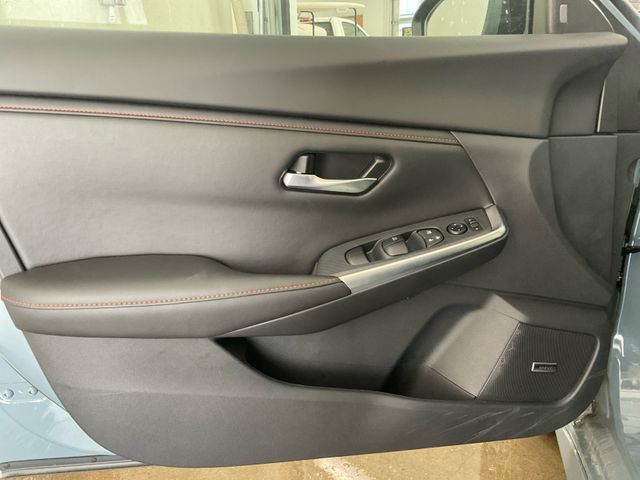 2025 Nissan Sentra SR photo 18