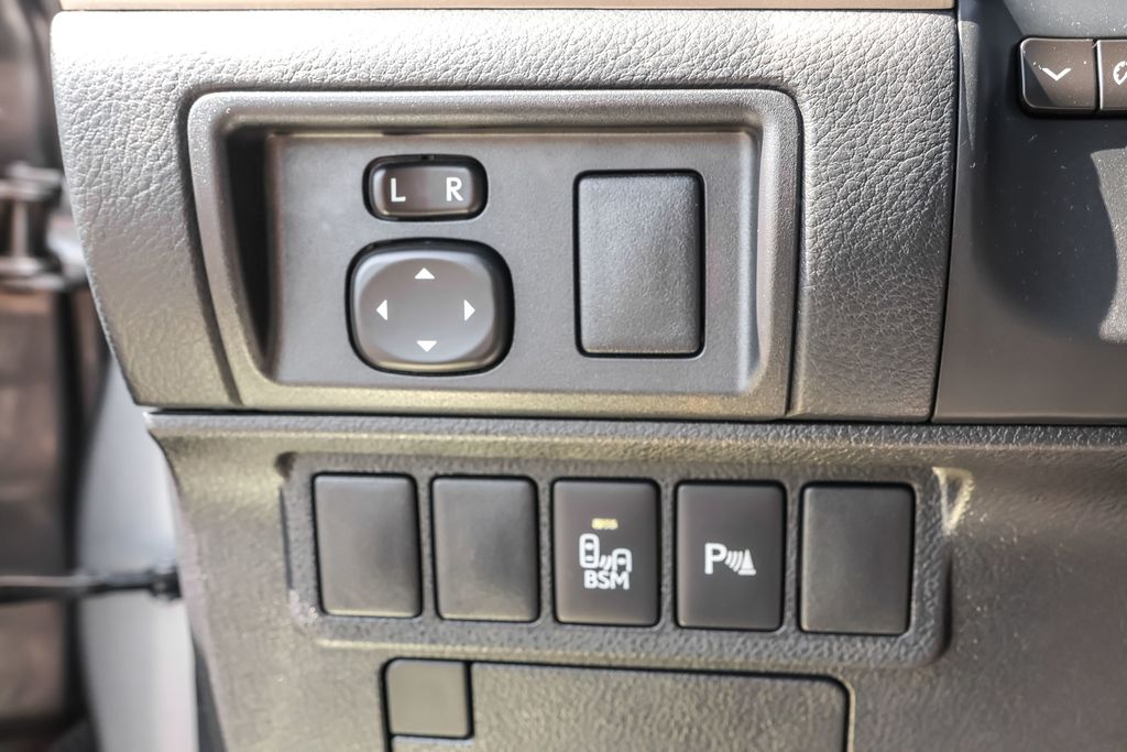 2014 Lexus ES 350 photo 16