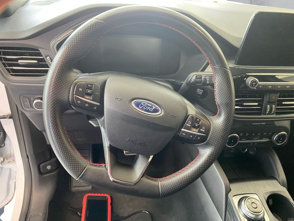 2023 Ford Escape ST-Line photo 9