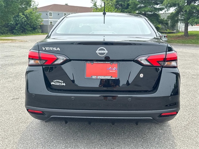 2025 Nissan Versa S photo 5