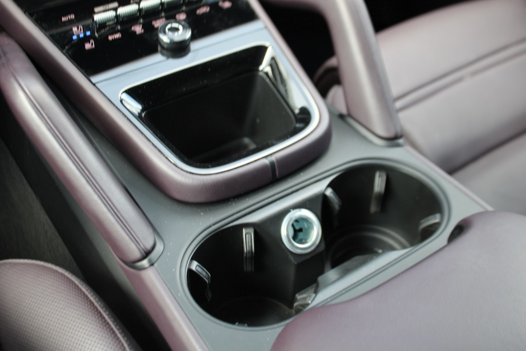 2025 Porsche Cayenne Coupe Base photo 25