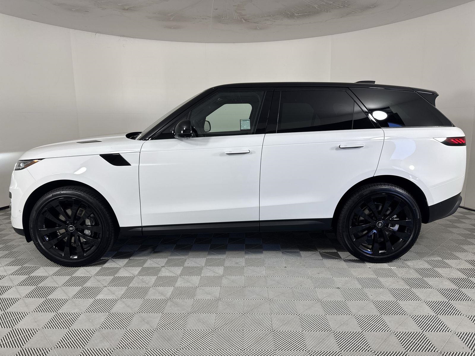 2025 Land Rover Range Rover Sport SE photo 2