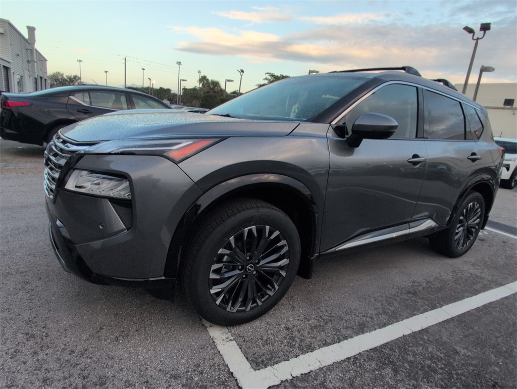 2026 Nissan Rogue Platinum photo 4