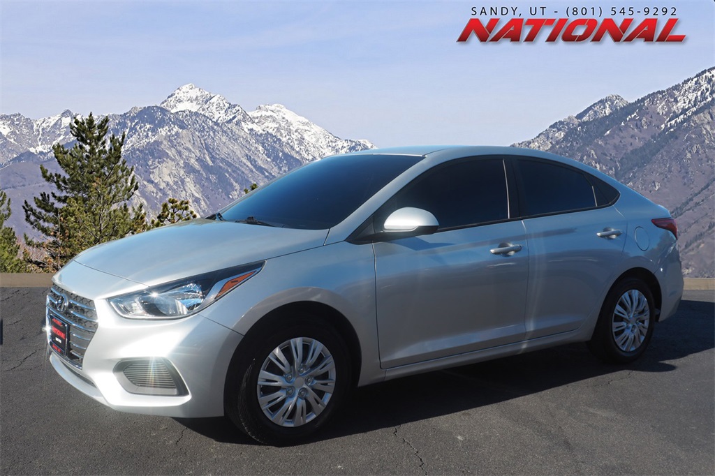 2022 Hyundai Accent SE's photo