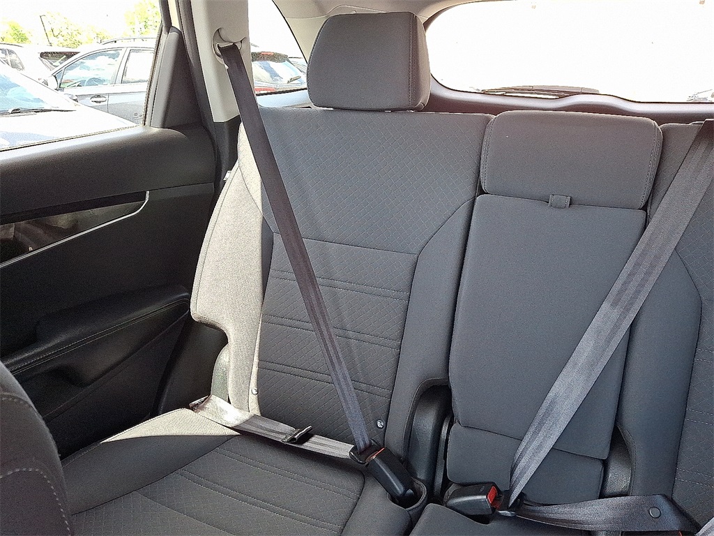 2020 Kia Sorento LX photo 18