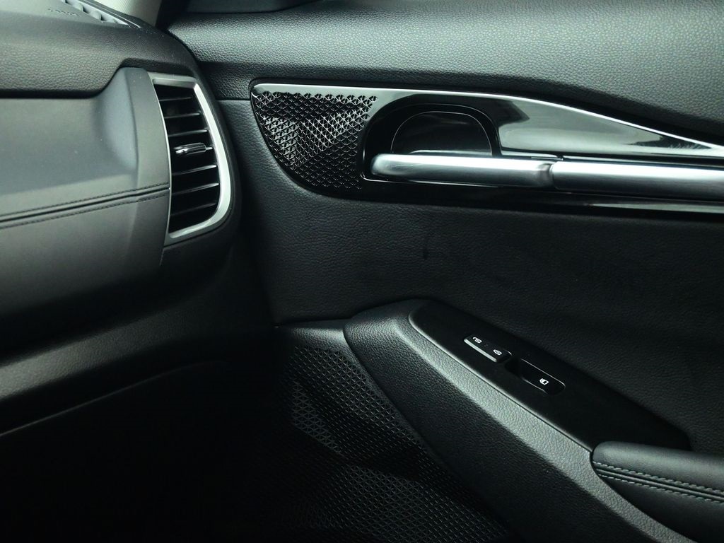 2024 Kia Seltos EX photo 17