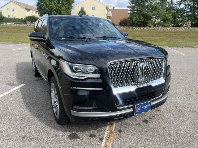 2023 Lincoln Navigator Reserve's photo