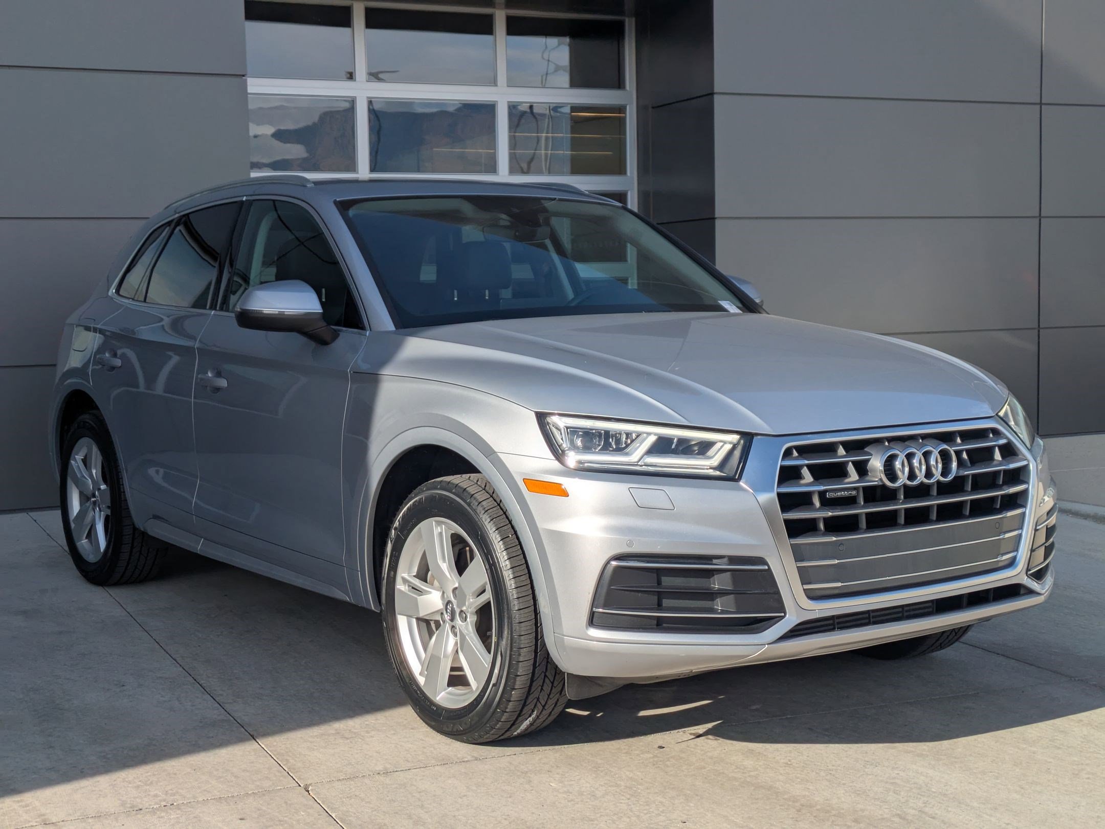 2019 Audi Q5 Premium Plus photo 3