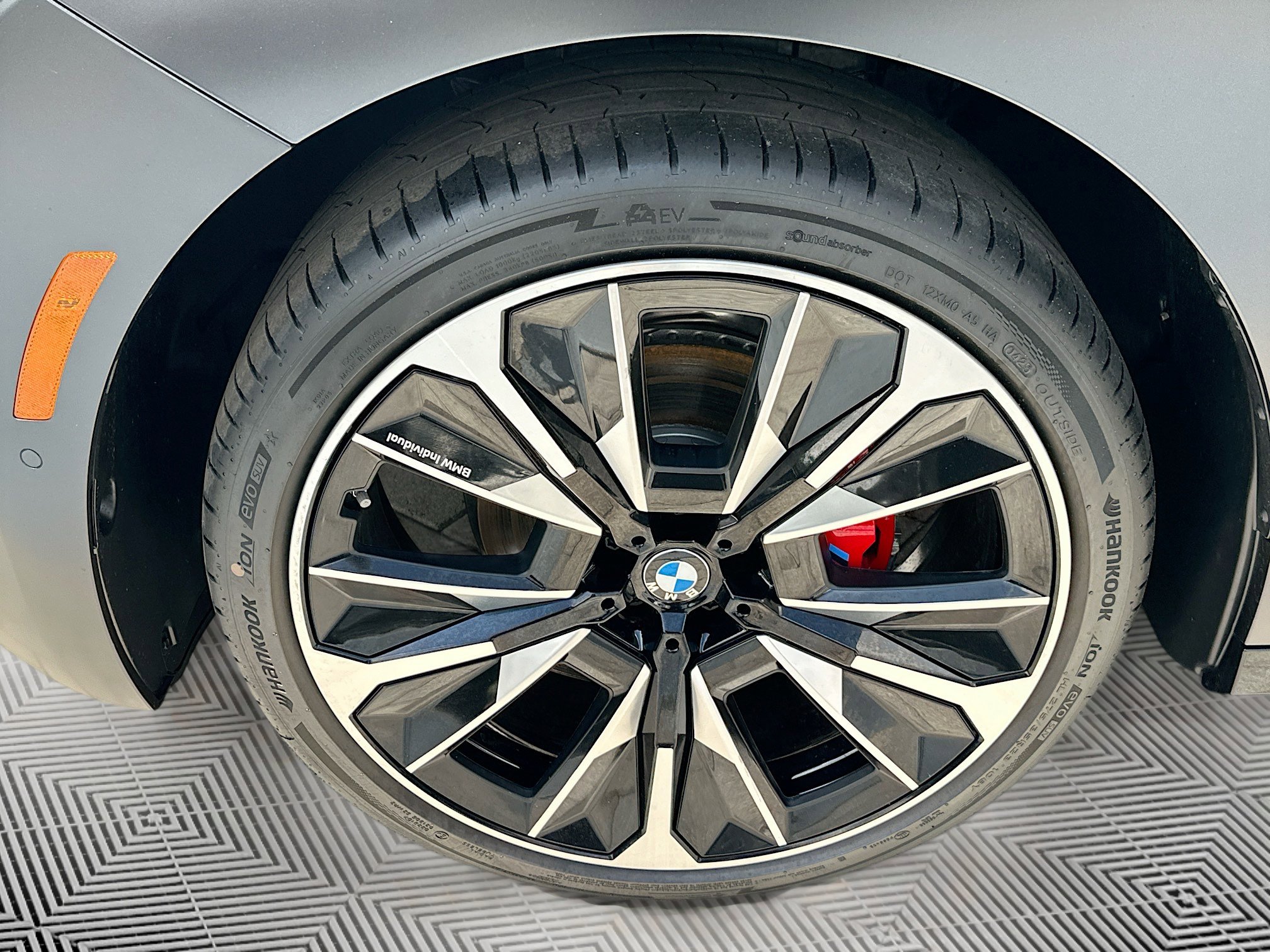 2026 Bmw iX photo 25
