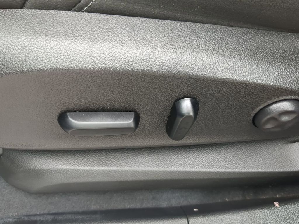 2019 Buick Envision Premium I photo 16
