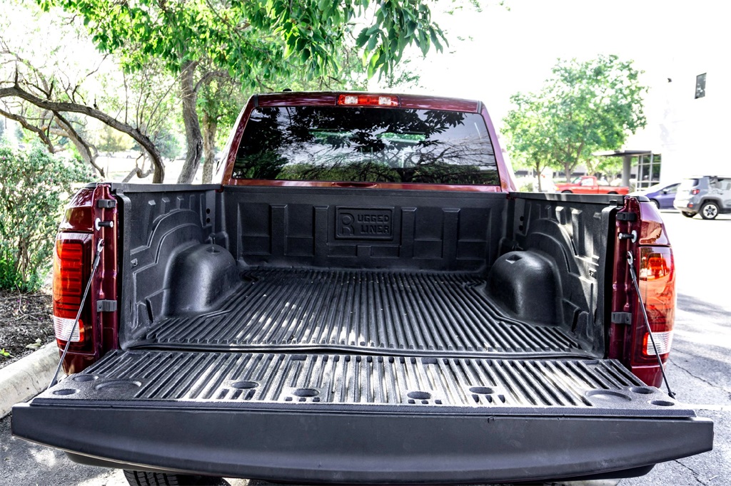 2022 Ram 1500 Classic Warlock photo 30
