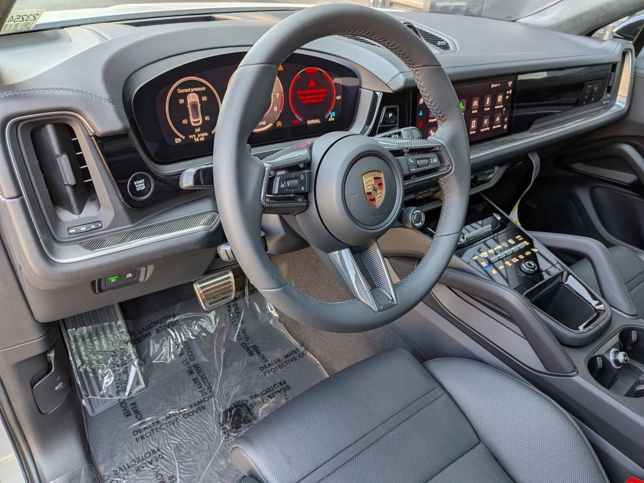 2025 Porsche Cayenne Coupe S photo 4
