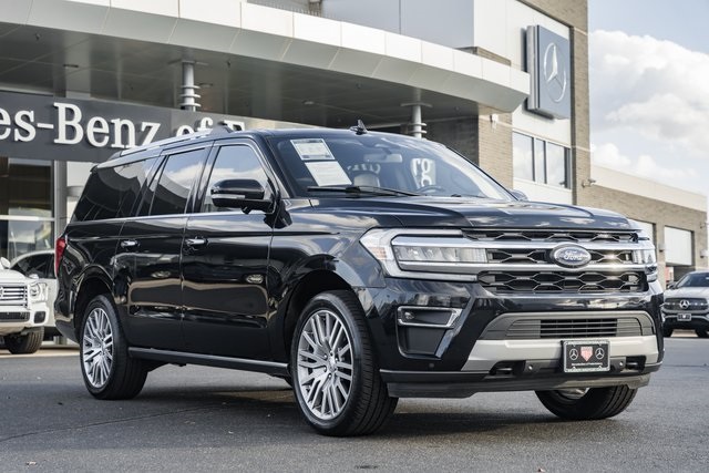 2023 Ford Expedition Limited's photo