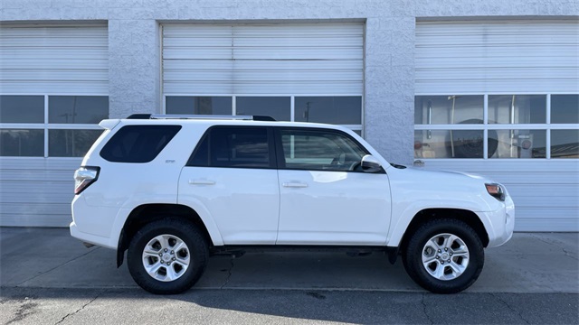 2024 Toyota 4Runner SR5's photo