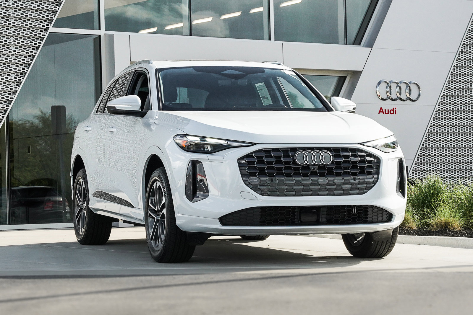 New 2025 Glacier White Metallic Audi Premium image 1