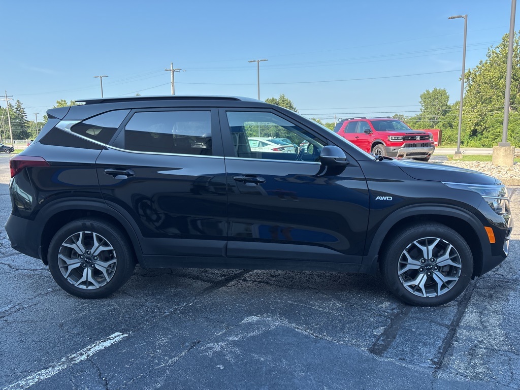 2023 Kia Seltos EX photo 5