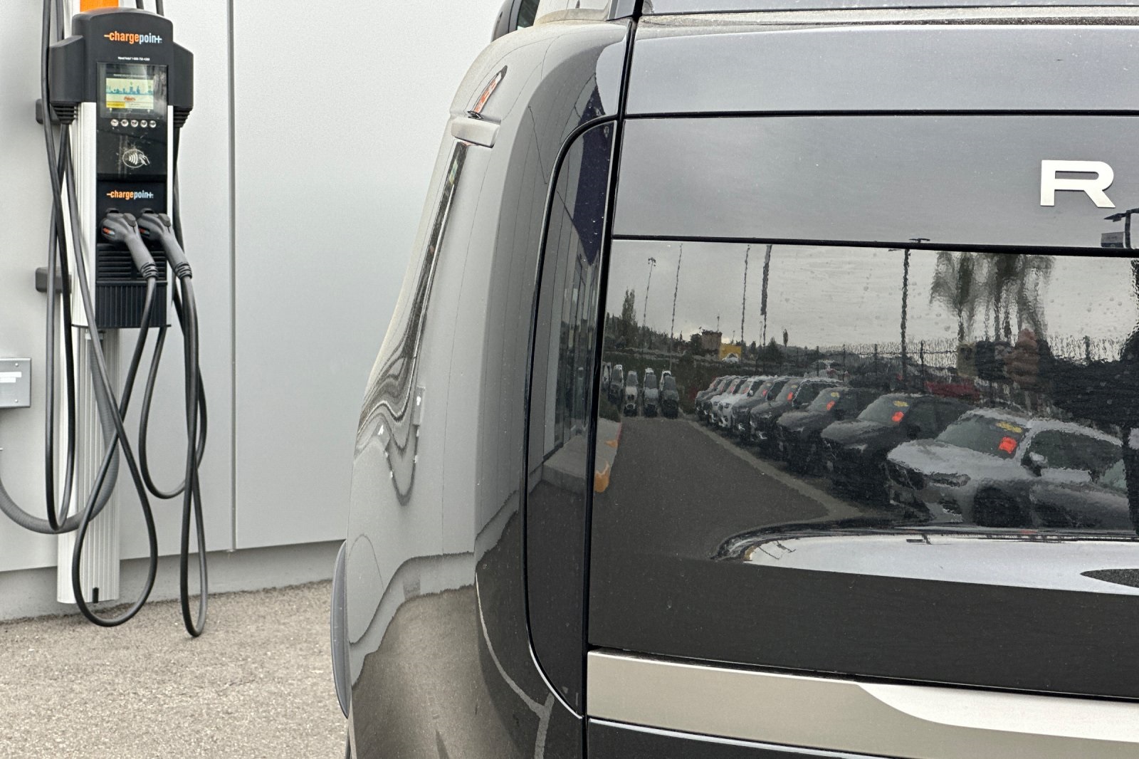 2025 Land Rover Range Rover SE photo 4