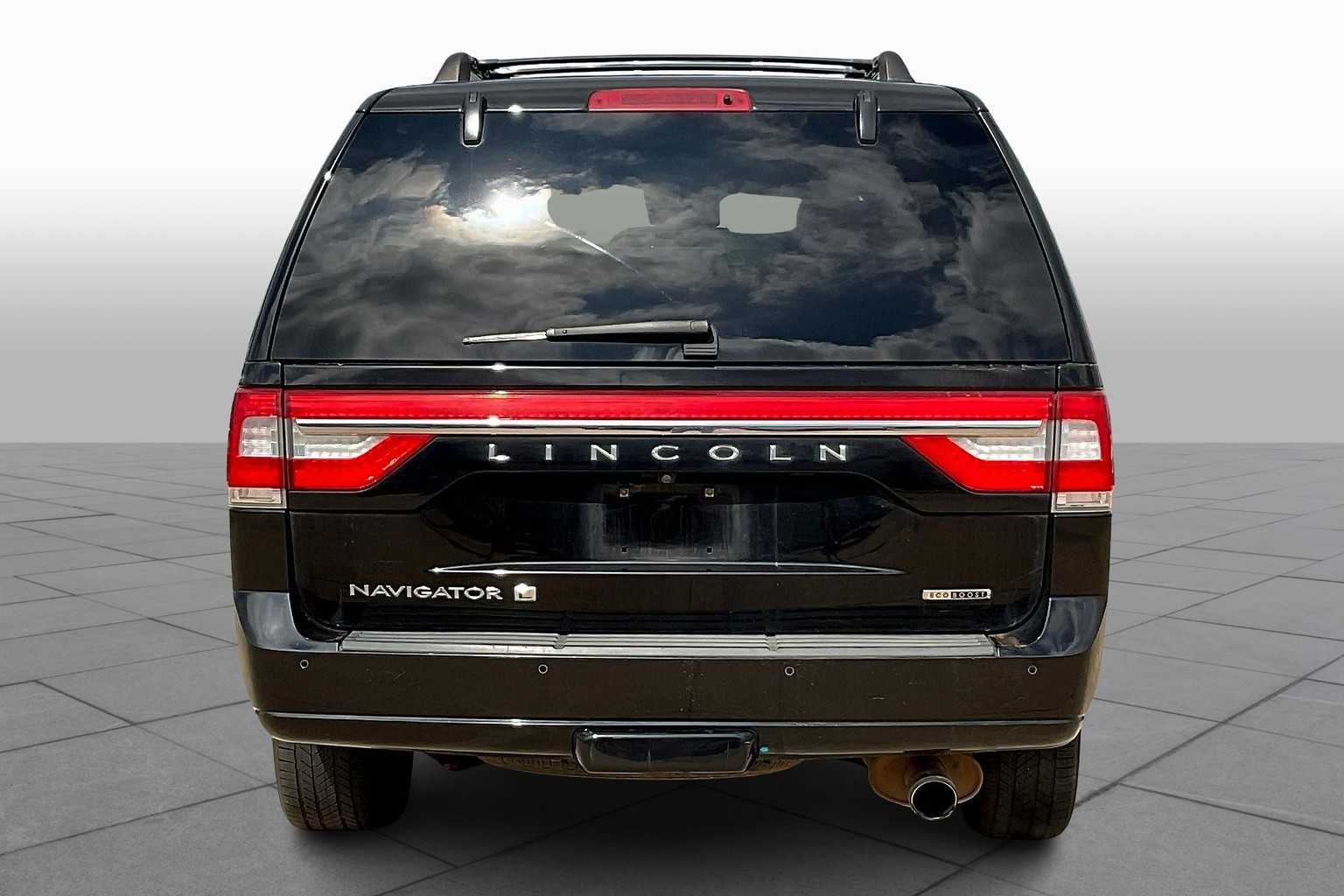 2016 Lincoln Navigator Select